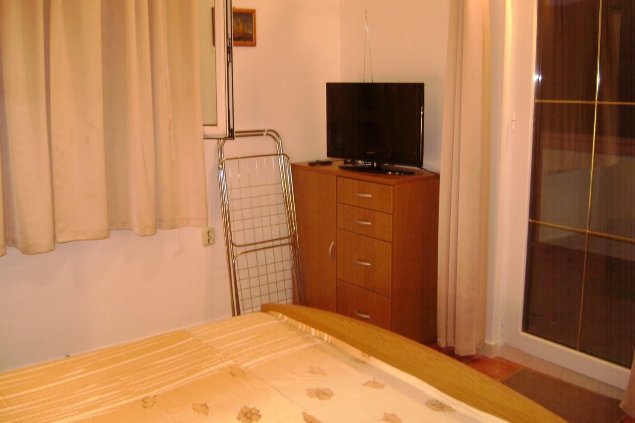 Apartmani Peko Pag Town Exterior photo